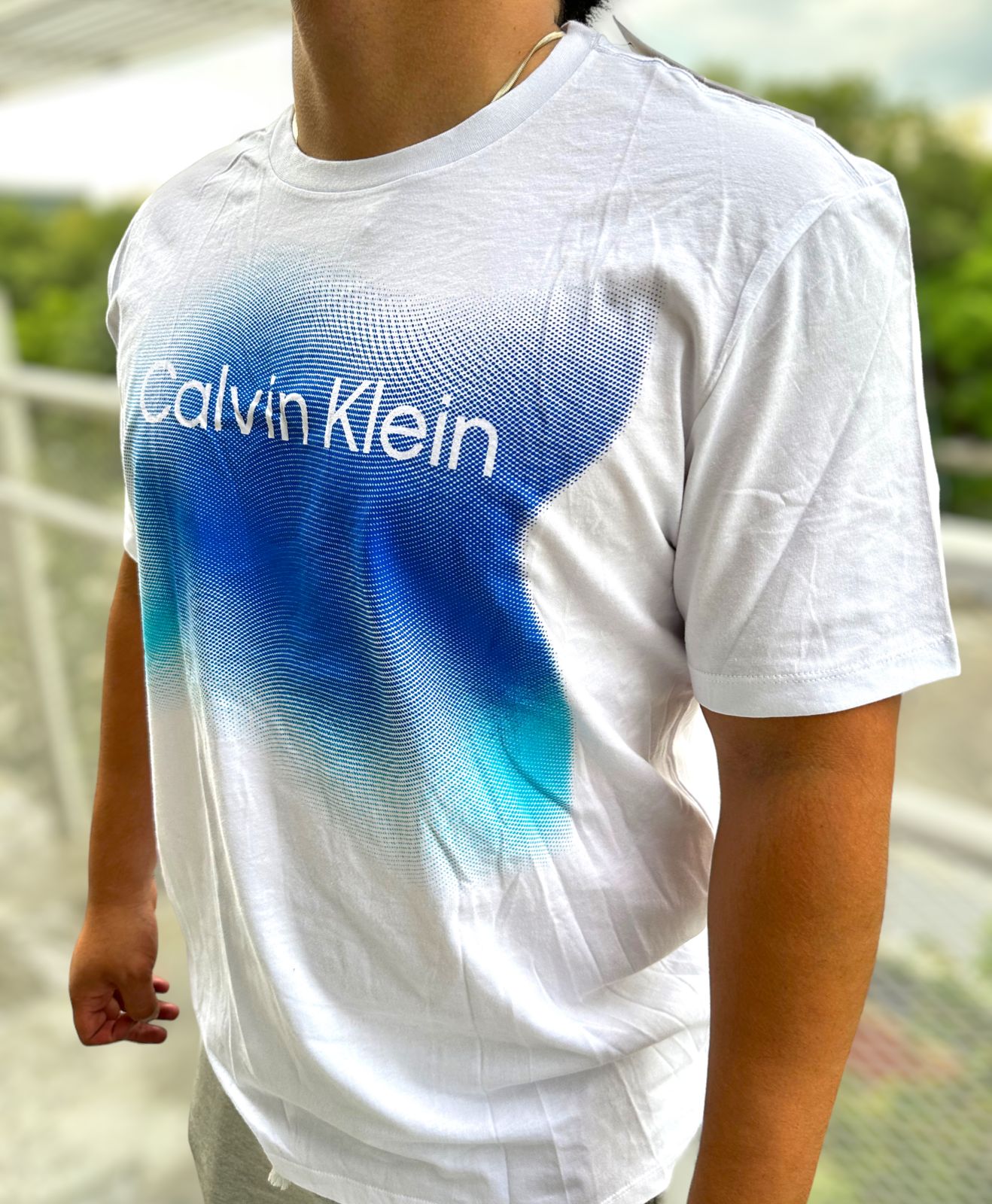 Playera Calvin Klein ondas azules